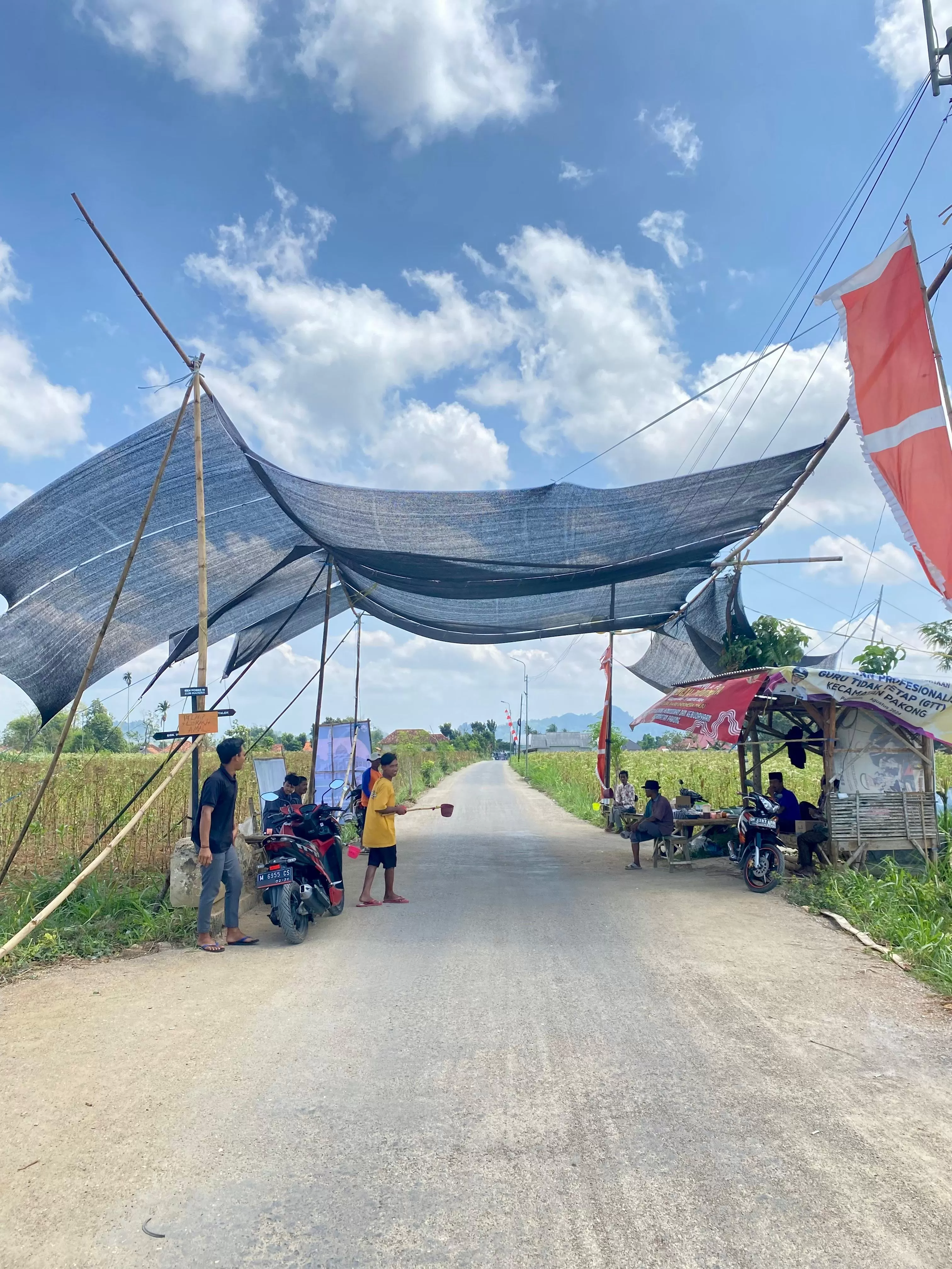 PT Empat Sekawan Mulia All-out Perbaiki Jalan Klompang Timur